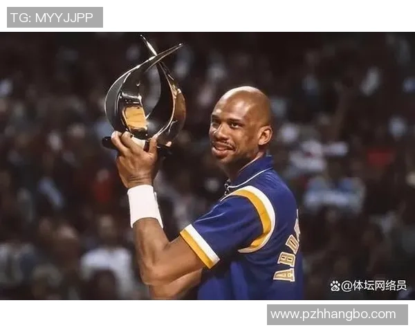 卡里姆阿卜杜尔贾巴尔篮球传奇生涯的辉煌与影响力解析