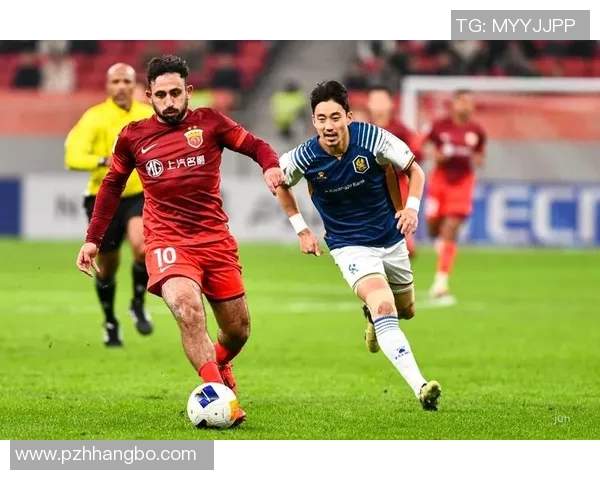 外国退役足球明星加盟中国联赛引发球迷热议与期待